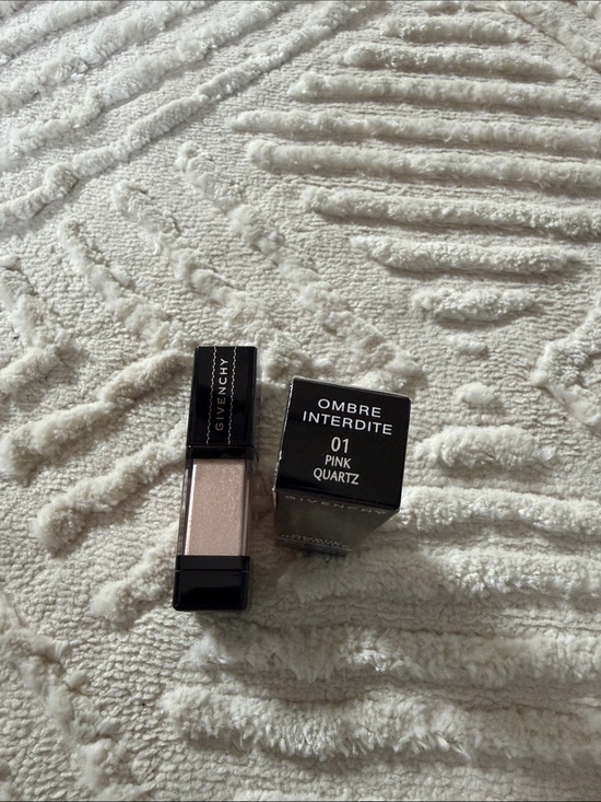 Givenchy Other - Givenchy Ombre Interdite Liquid Eyeshadow 01 Pink Quartz - Shimmery Pale Pink